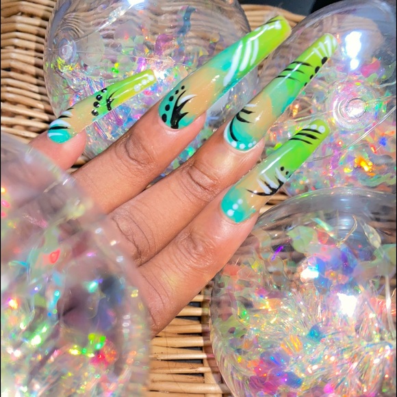 Press on nails “Jouvert” set - Picture 5 of 8
